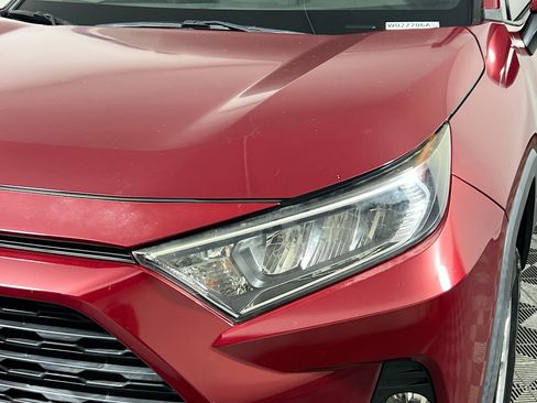 Used 2019 Toyota RAV4 XLE FWD image 11