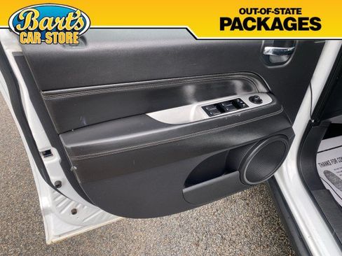 Used 2014 Jeep Compass Latitude AWD/4WD image 22