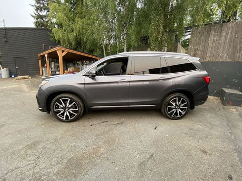 Used 2019 Honda Pilot Touring image 3