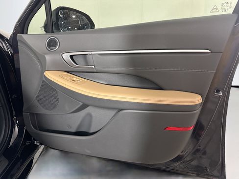 Used 2024 Hyundai Sonata Limited FWD image 32