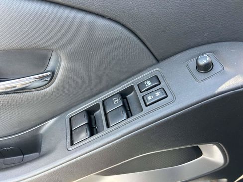 Used 2024 Nissan Frontier SV AWD/4WD image 18