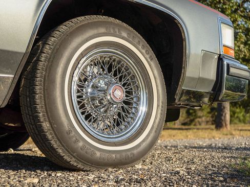 Used 1988 Cadillac Brougham image 53