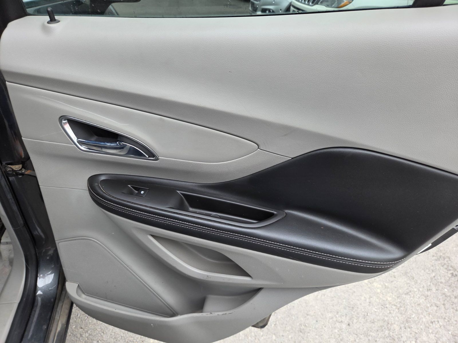 Used 2016 Buick Encore FWD image 9