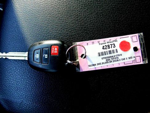 Used 2020 Toyota Tacoma SR image 28