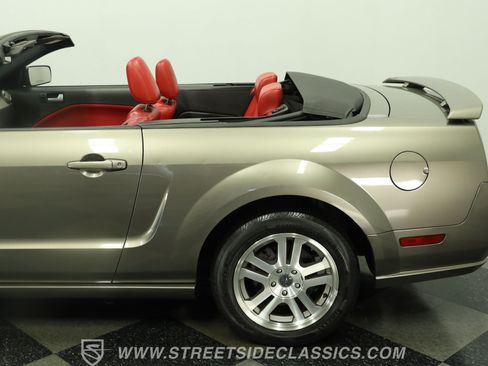 Used 2005 Ford Mustang Cobra RWD image 24