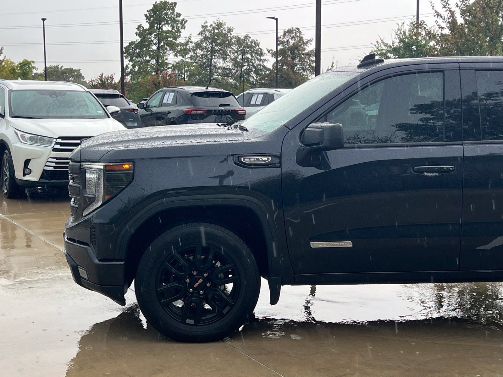 Used 2023 GMC Sierra 1500 Elevation RWD image 8