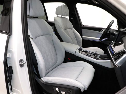 Used 2026 BMW X5 M60i image 24