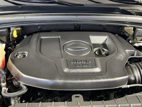 Used 2023 Jeep Grand Cherokee L Summit w/ Advanced Protech Group IV image 30