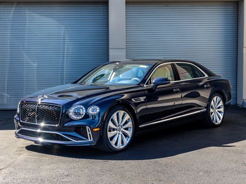 New 2026 Bentley Flying Spur V8 AWD/4WD image 3