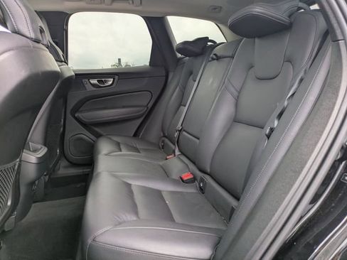 Used 2024 Volvo XC60 B5 Plus image 15