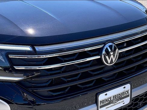 Used 2024 Volkswagen Atlas Peak Edition SEL AWD/4WD image 30