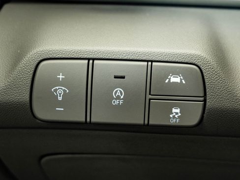 Used 2021 Hyundai Elantra SE FWD image 25