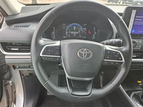 Used 2025 Toyota Grand Highlander FWD image 17