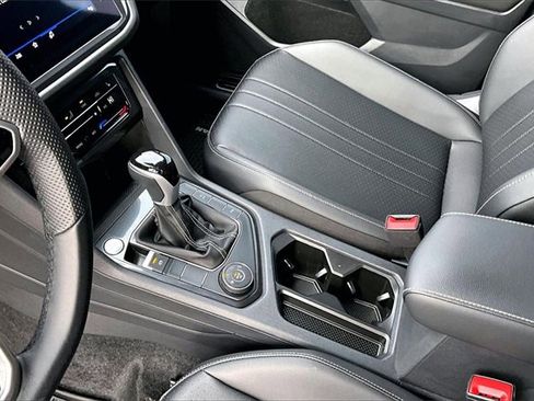 Used 2024 Volkswagen Tiguan SE R-Line w/ MDO Package, Two-Row image 14