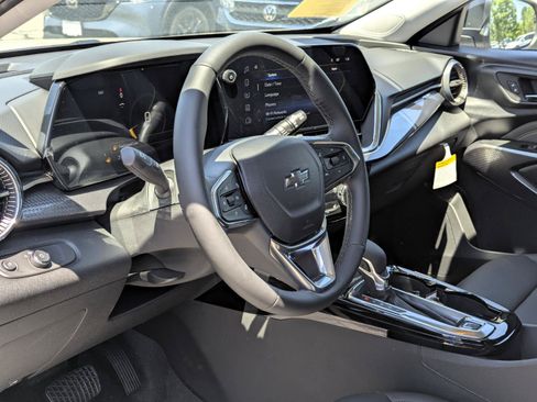 New 2026 Chevrolet Trax ACTIV w/ Sunroof Package FWD image 11