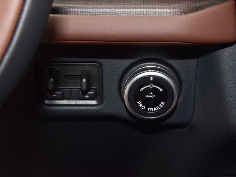 New 2026 Lincoln Navigator Reserve AWD/4WD image 35