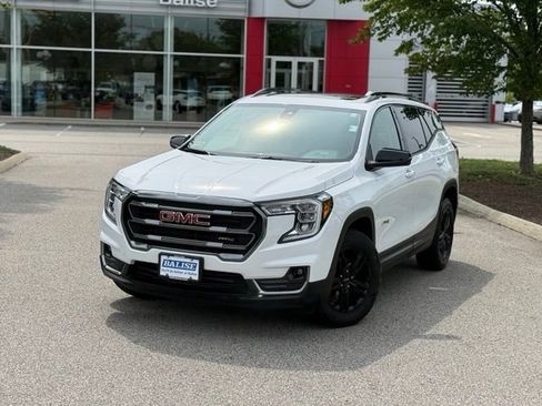 Used 2023 GMC Terrain AT4 AWD/4WD image 2