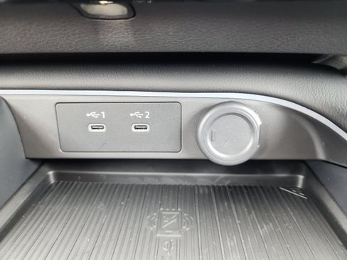 New 2026 Nissan Sentra SR w/ SR Premium Package FWD image 15