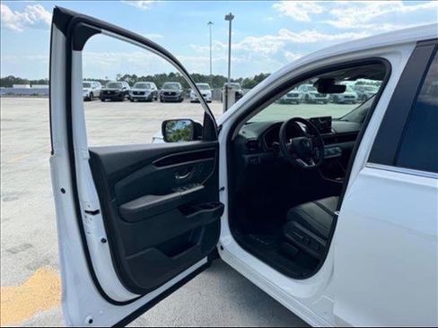 Certified 2025 Honda Pilot EX-L image 16