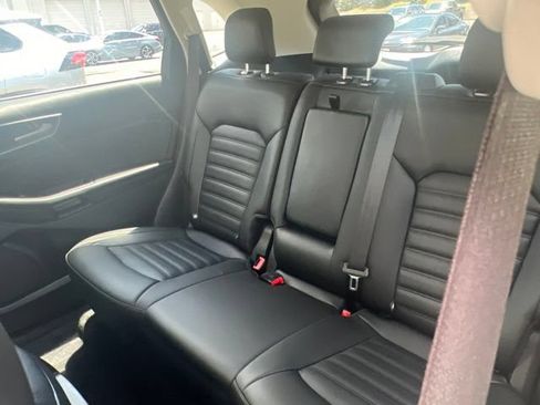 Used 2022 Ford Edge SEL w/ Convenience Package AWD/4WD image 6