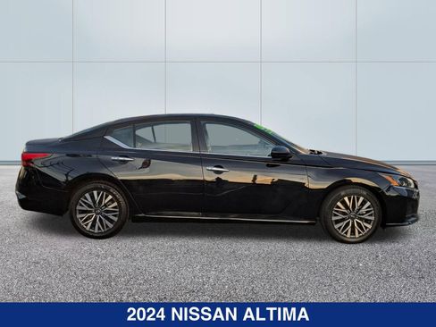 Used 2024 Nissan Altima 2.5 SV image 6