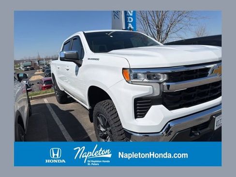 Used 2024 Chevrolet Silverado 1500 LT image 1