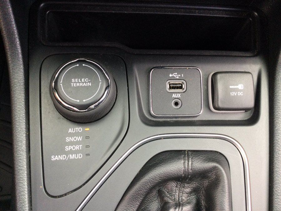 Used 2019 Jeep Cherokee High Altitude AWD/4WD image 37