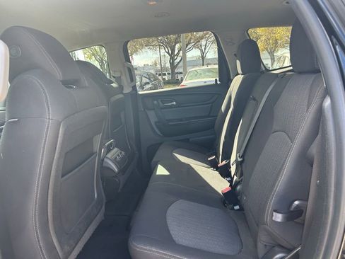 Used 2017 Chevrolet Traverse LT w/ Style and Technology Package image 40