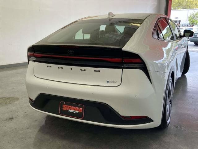 Certified 2025 Toyota Prius LE FWD image 3