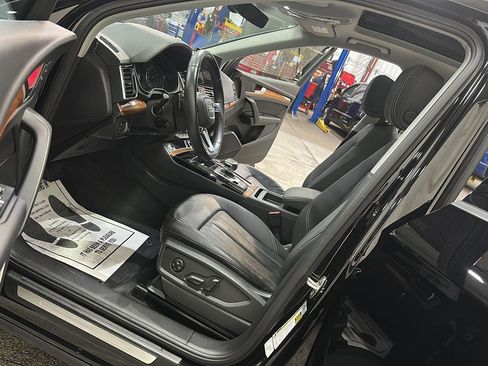 Used 2021 Audi Q5 Premium w/ Convenience Package AWD/4WD image 15