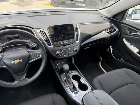 Used 2024 Chevrolet Malibu LT FWD image 16