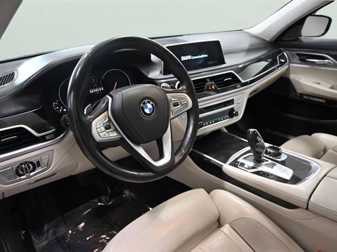 Used 2016 BMW 750i xDrive AWD/4WD image 10
