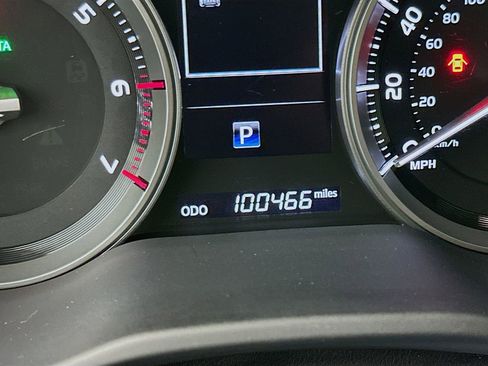 Certified 2017 Toyota Land Cruiser image 12