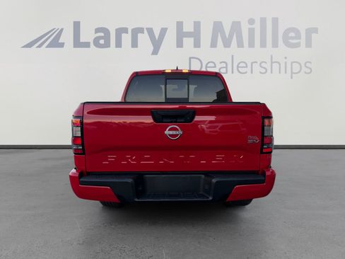 Used 2022 Nissan Frontier SV image 4