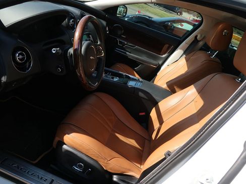 Used 2019 Jaguar XJ R-Sport RWD image 14