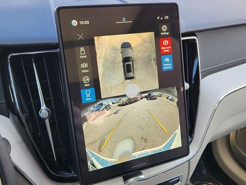 New 2026 Volvo XC60 B5 Ultra w/ Climate Package image 8