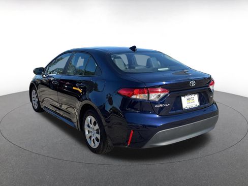 Used 2025 Toyota Corolla LE FWD image 4