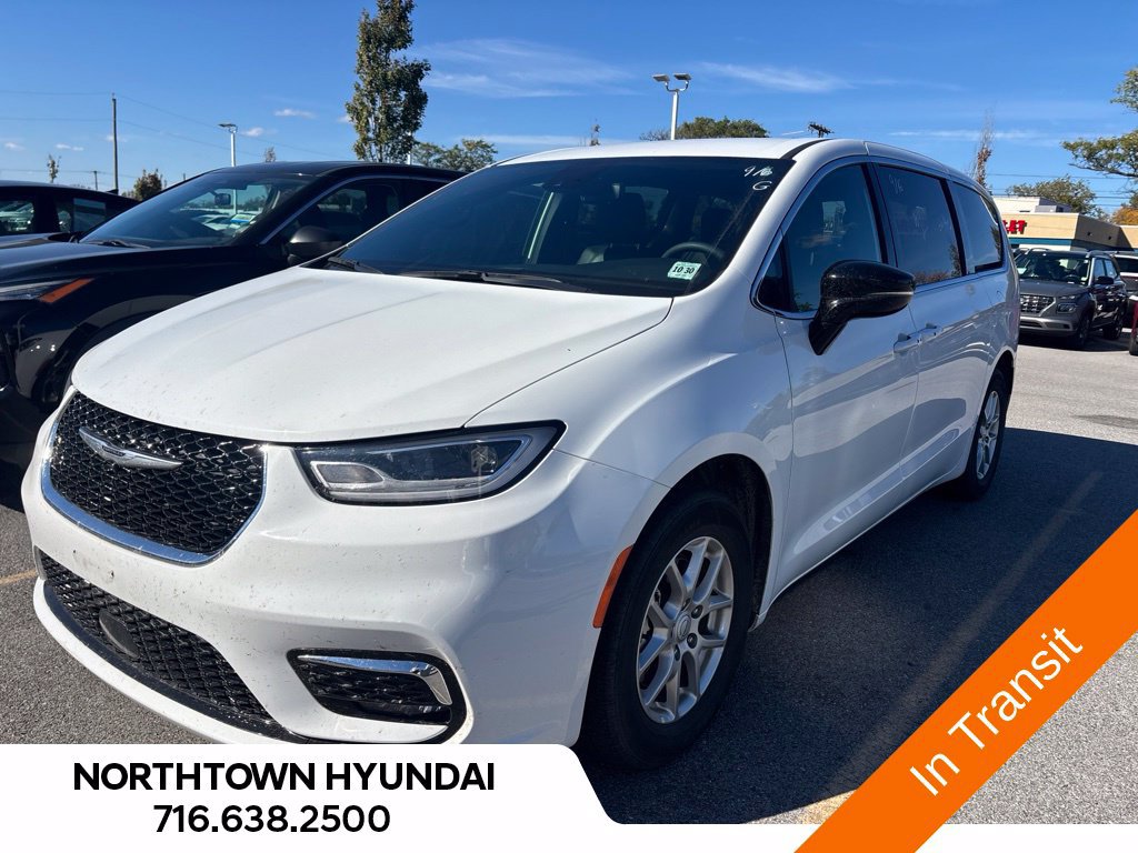 Used 2026 Chrysler Pacifica Select FWD image 1