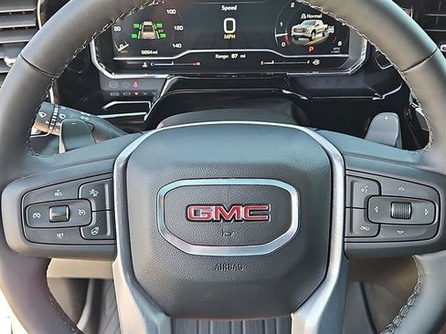 Used 2025 GMC Sierra 1500 SLT AWD/4WD image 15