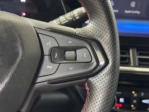 Used 2025 Chevrolet Trax RS image 33