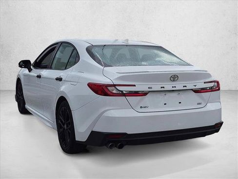 Used 2025 Toyota Camry SE w/ Convenience Package FWD image 7