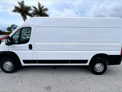 Used 2026 RAM ProMaster 2500 w/ Convenience Group FWD image 17
