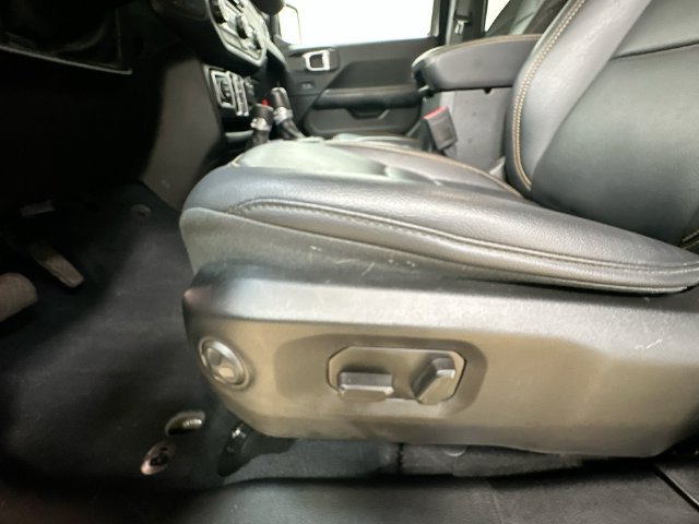 Used 2025 Jeep Gladiator Sport AWD/4WD image 16