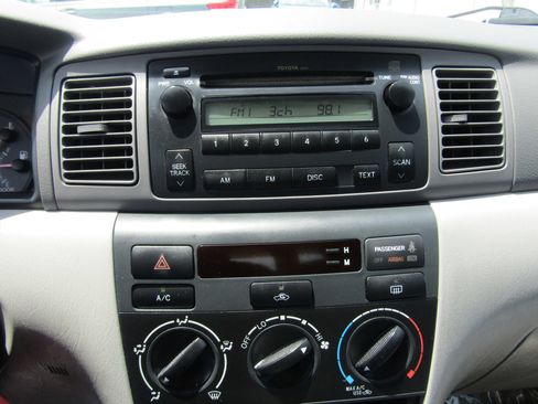 Used 2005 Toyota Corolla CE FWD image 17