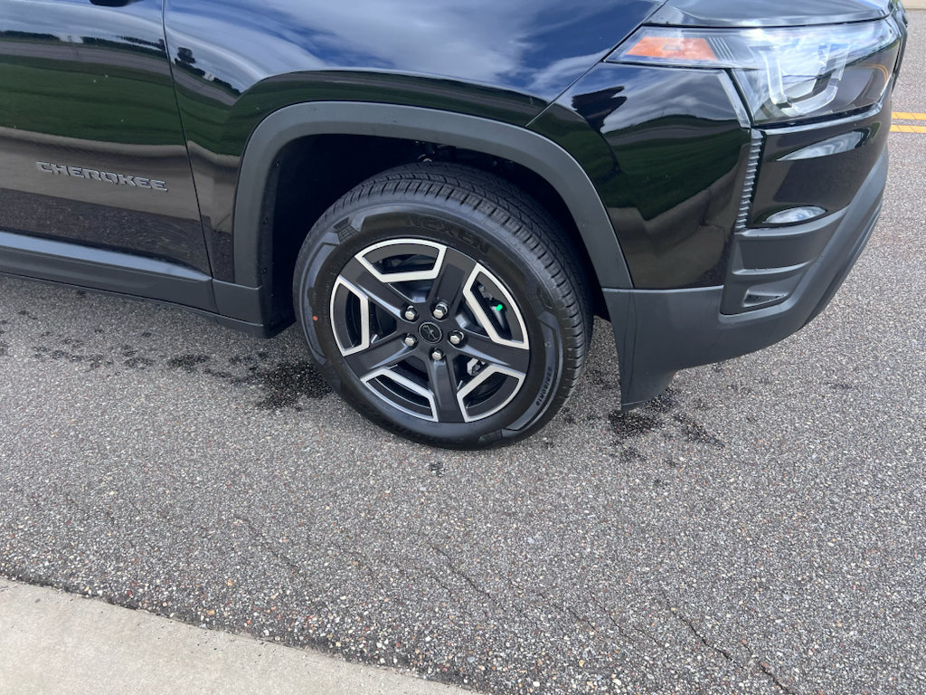 New 2026 Jeep Cherokee Laredo AWD/4WD image 11