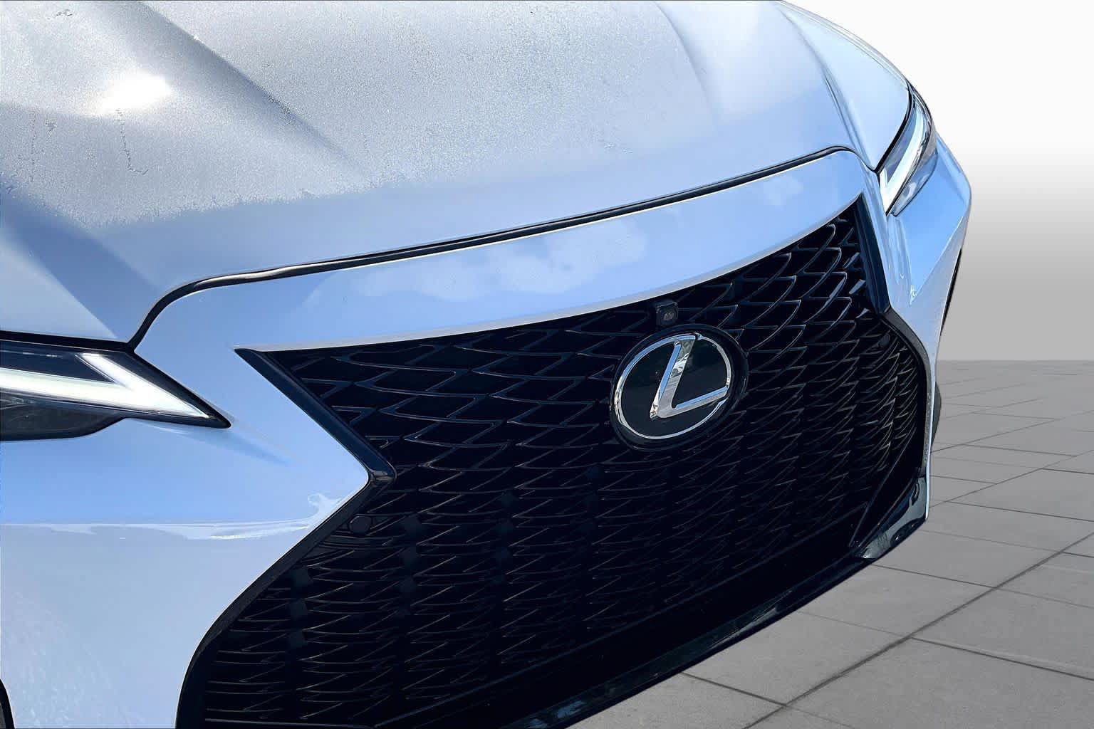 Used 2023 Lexus IS 500 RWD image 29