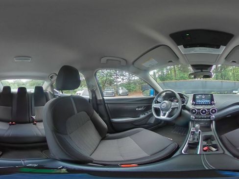 Used 2025 Nissan Sentra SV FWD image 40