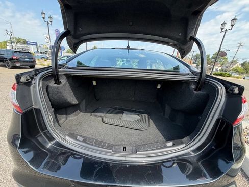 Used 2014 Ford Fusion SE w/ Equipment Group 202A FWD image 11
