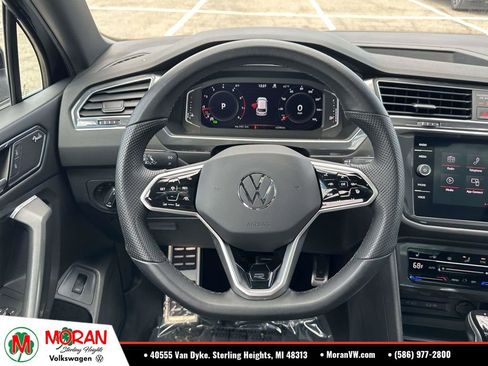 Used 2022 Volkswagen Tiguan SEL R-Line AWD/4WD image 17