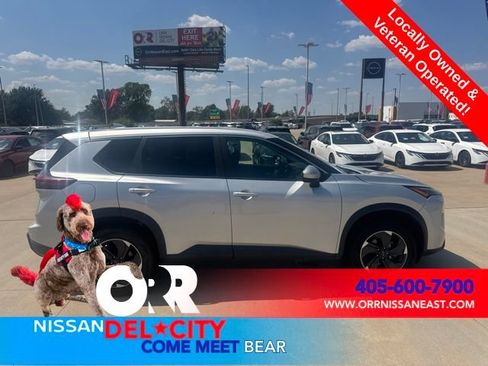 Used 2025 Nissan Rogue SV AWD/4WD image 6
